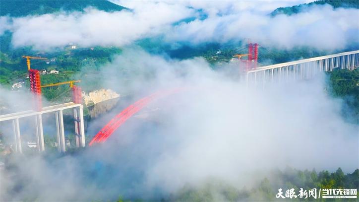 建設(shè)中的烏江特大橋.jpg