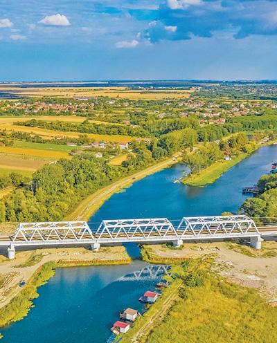 匈塞鐵路弗爾巴斯鋼桁梁特大橋,。  中國鐵路國際有限公司塞爾維亞分公司供圖